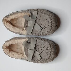 Women's UGG Dakota Stargirl slippers in the Seal color